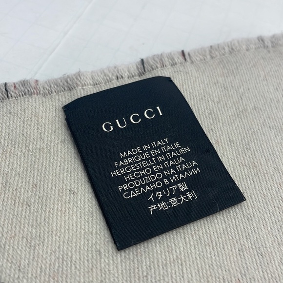 Authentic GUCCI wool and silk scarf with box cards and COA - Picture 4 of 12